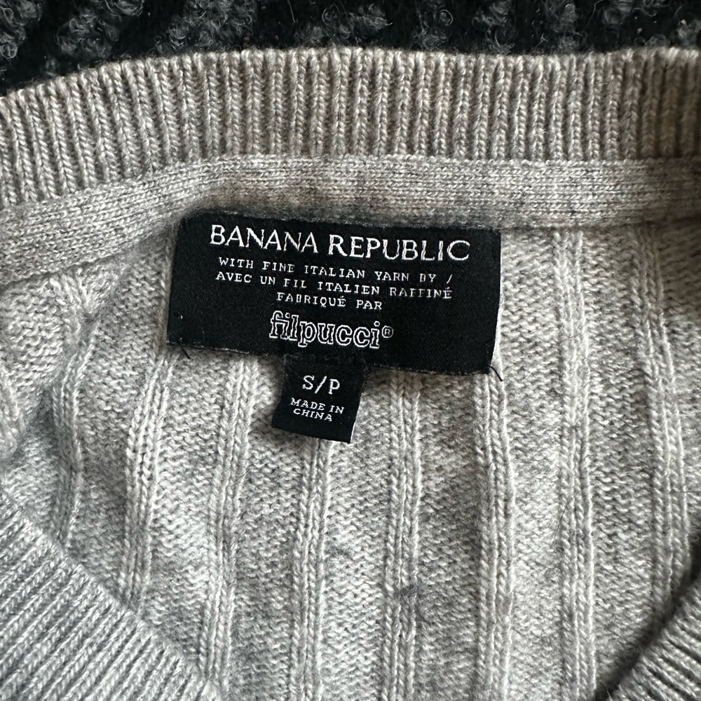 Banana Republic Ribbed Gray Wool & cashmere Sweater - Picture 2 of 3